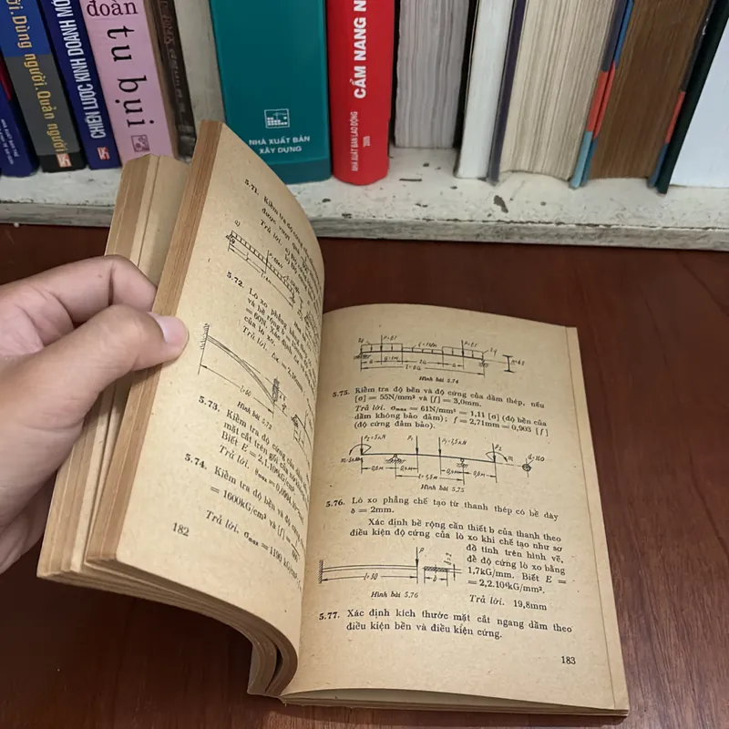 II Sách Xưa: Bài Tập Sức Bền Vật Liệu (Trung Học Chuyên Nghiệp) - G.M. IXCÔVIT - 1978 647206