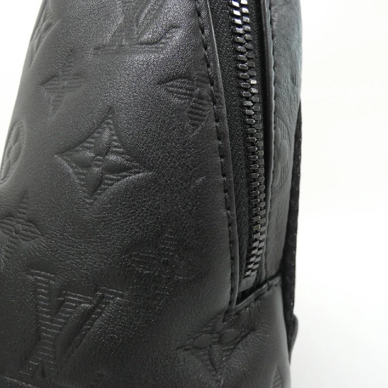 Túi đeo chéo Louis Vuitton Monogram Shadow Racer M46107 610997