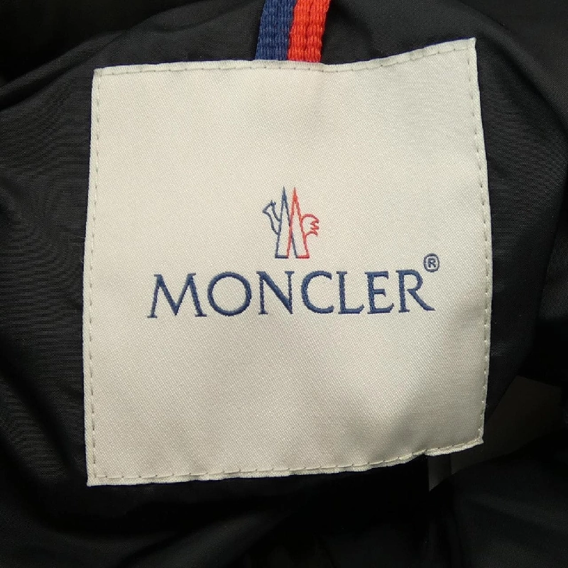 Áo khoác lông vũ MONCLER OROPHIN 632401
