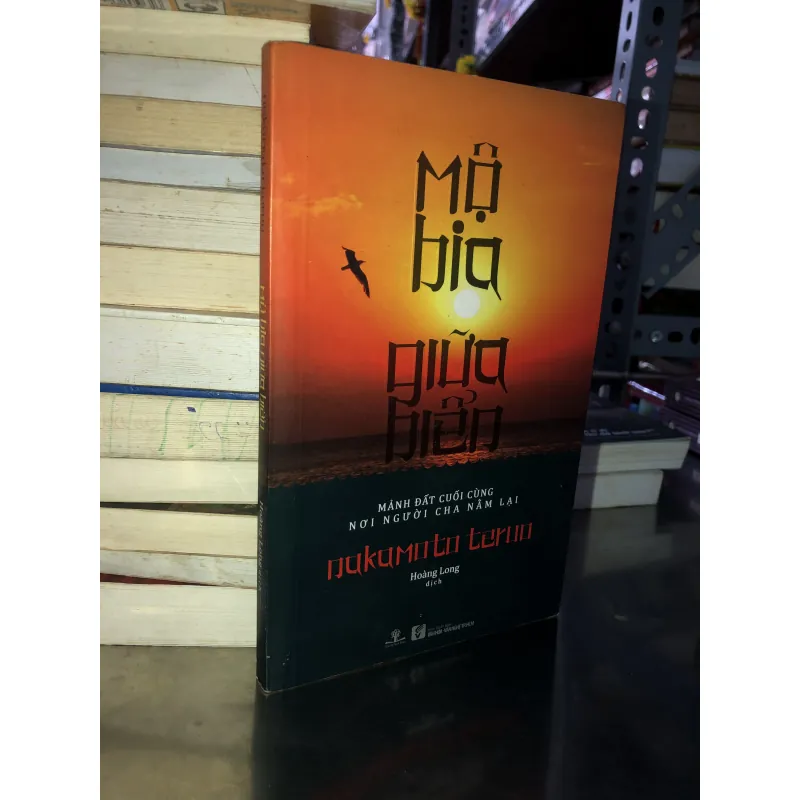 Mộ bia giữa biển - Nakamoto Teruo 1023794