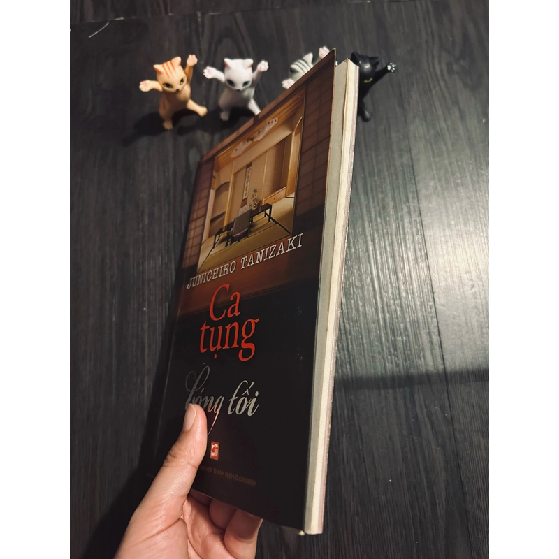 Ca tụng bóng tối 381954