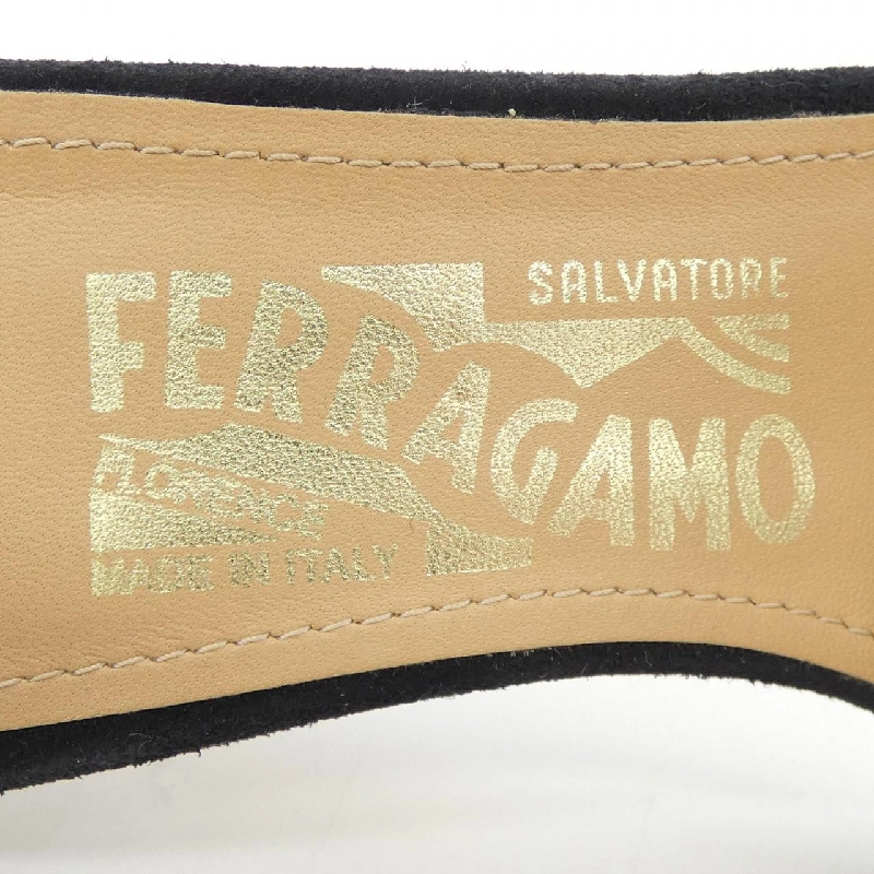 Giày SALVATORE FERRAGAMO - Hàng hiệu Authentic 829373