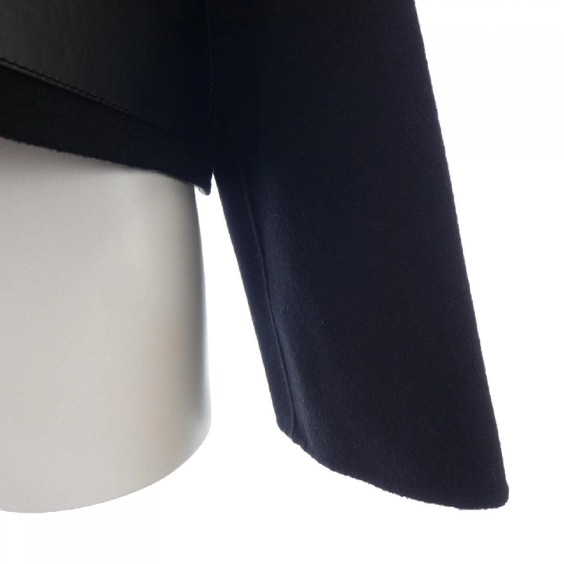 FENDI FF Motif FJ6993 A5HD Jacket 627577