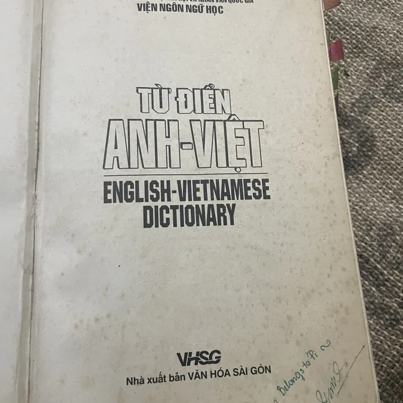 Từ điển Anh Việt ; 2110 trang bìa mềm ; khổ lớn  1030110
