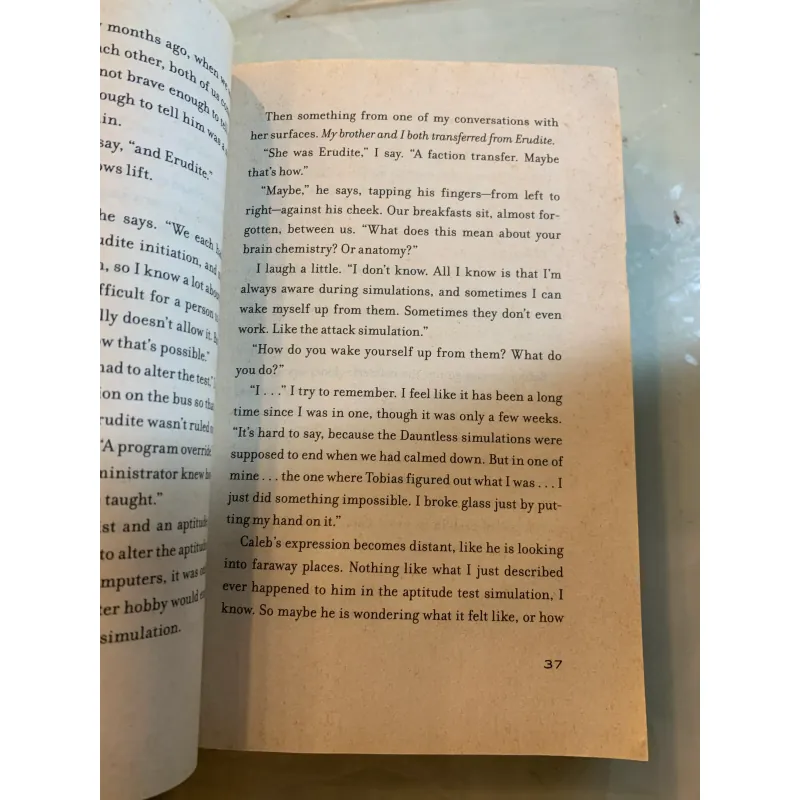 INSURGENT (NỔI LOẠN) - VERONICA ROTH 961307