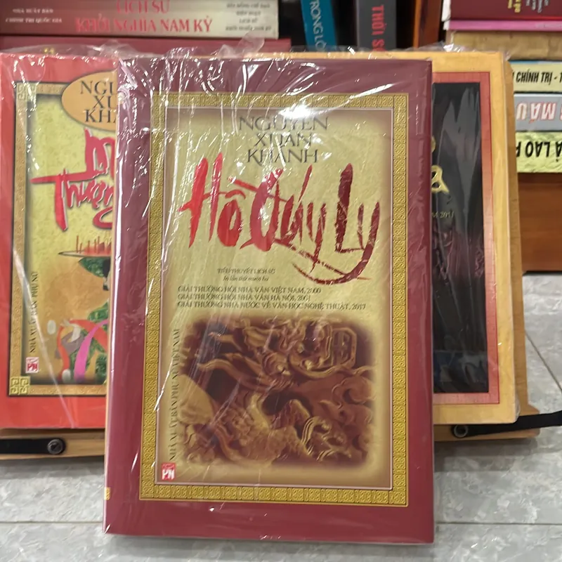 Bộ ba tác phẩm của Nhà văn Nguyễn Xuân khánh  604685