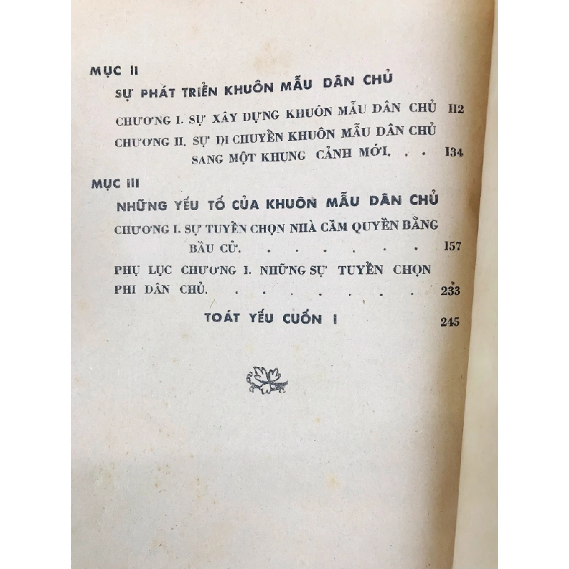 Luật Hiến Pháp khuôn mẫu dân chủ - Lê Đình Chân ( trọn bộ 2 tập ) 126245