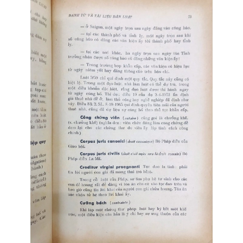 Danh từ và tài liệu dân luật và hiến luật - Vũ Văn Mẫu & Lê Đình Chân ( Bản đóng bìa cứng còn bìa gốc ) 126162