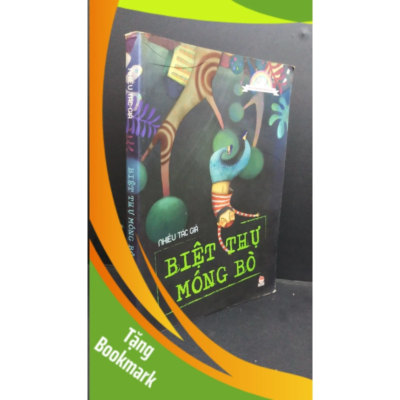 (TẶNG BOOKMARK) Biệt thự móng bò mới 80% ố 2011 RBK0412 VĂN HỌC 939716