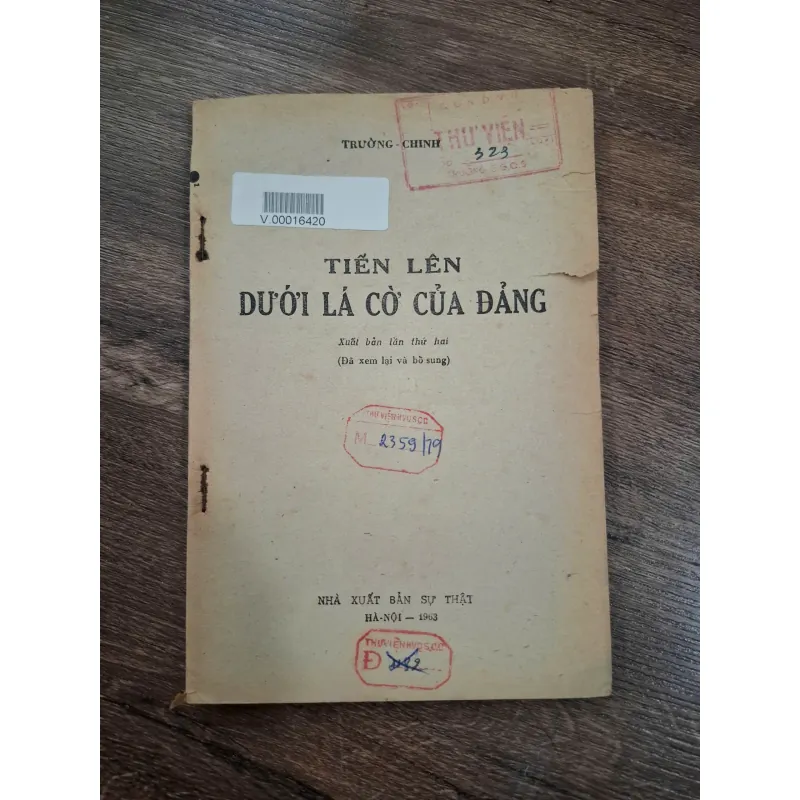 Tiến lên dưới lá cờ của Đảng - Trường-Chinh - Chính trị 714936