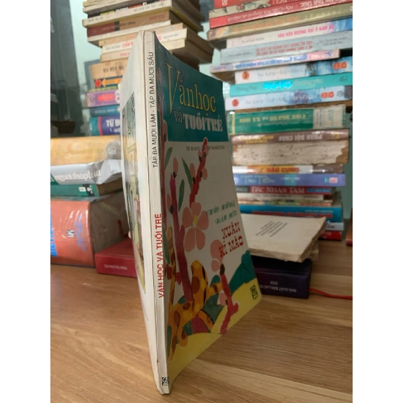 Văn học và tuổi trẻ -Tập ba mươi làm-tập ba mươi sáu 750670