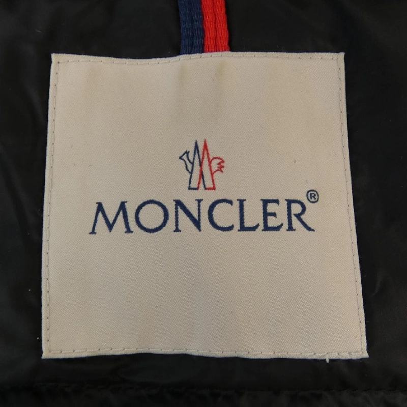 Áo khoác lông vũ MONCLER 635640