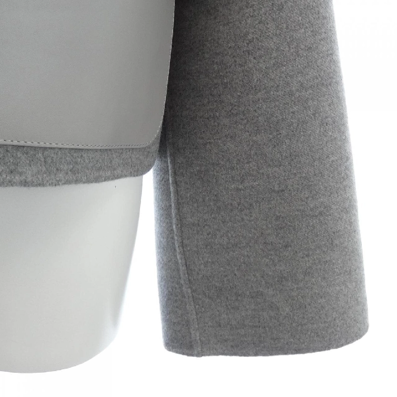 FENDI FF motif FJ6993 A5HD áo khoác 628831