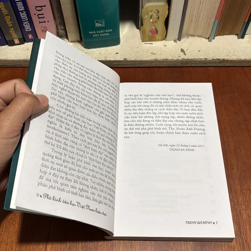 II Phê Bình Văn Học Việt Nam Hiện Đại - Trịnh Bá Đĩnh - 2011 907602