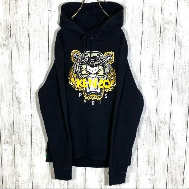 Áo hoodie Kenzo màu đen thêu logo mặt cọp (đầu hổ) chỉ vàng 760767