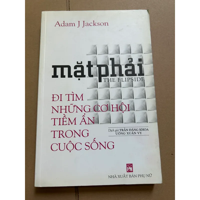 Mặt phải - Adam J Jackson 747622