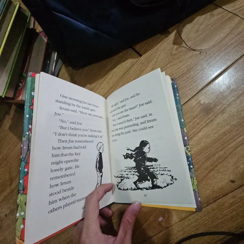 Jan Mark The Snow Maze Giá 30k  602636