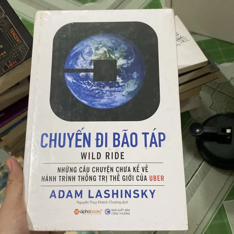 Chuyến đi bão táp bìa cứng 564730