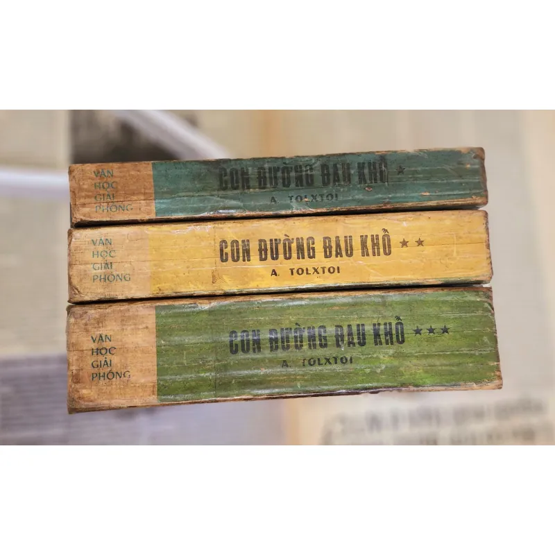 Trọn bộ 3q VH kinh điển CON ĐƯỜNG ĐAU KHỔ của Aleksey N. Tolstoy (in 1977, 1717 trang) 757942
