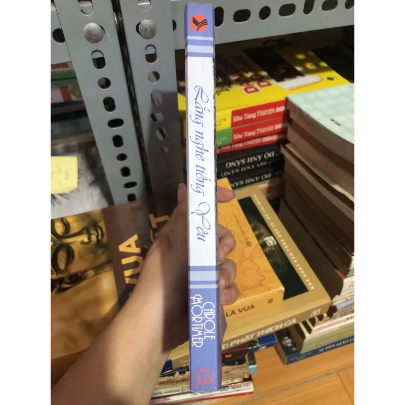 Tiểu thuyết Lắng nghe tiếng yêu 990602