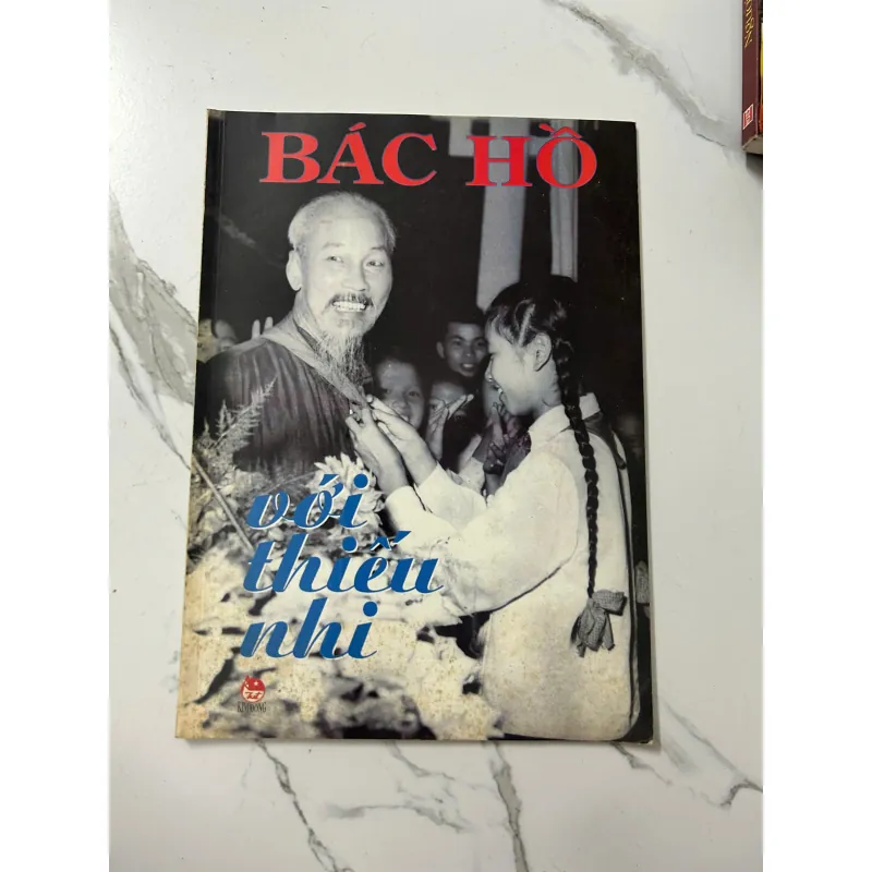 Bác Hồ với thiếu nhi - Nhiều tác giả 1023351