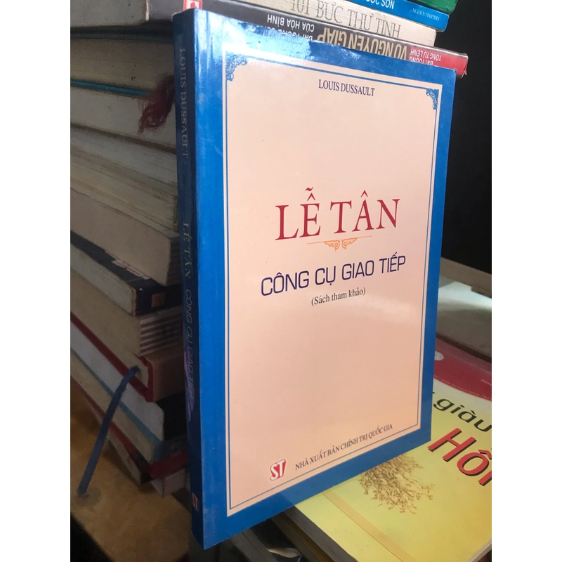 Lễ Tân - Công cụ giao tiếp  500881