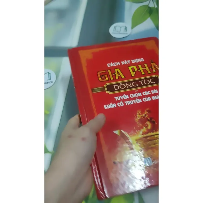 [MIỄN PHÍ BỌC SÁCH] Cách Xây Dựng Gia Phả Dòng Tộc Và Tuyển Chọn Các Bài Khấn Cổ Truyền C 727378