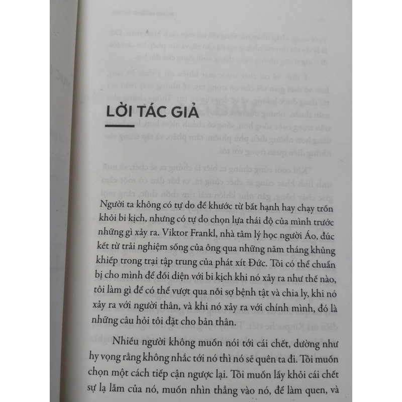 Điểm đến của cuộc đời: Đồng hành với người cận tử và những bài học cho cuộc sống"  496560