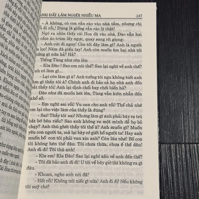 Mảnh đất lắm người nhiều ma (bìa cứng) 603834