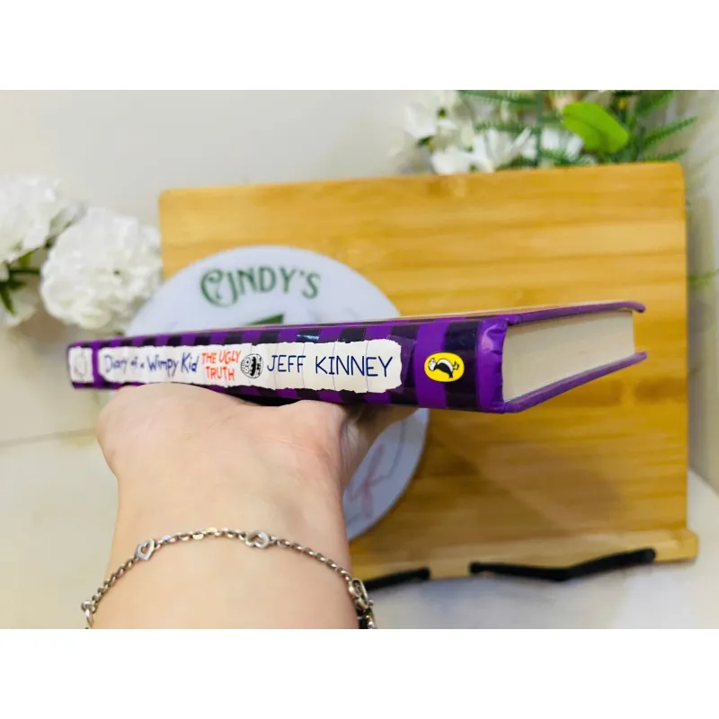 [Sách tiếng Anh 2hand] Like new 90% - Diary of a Wimpy Kid: The Ugly Truth – Jeff Kinney 974258