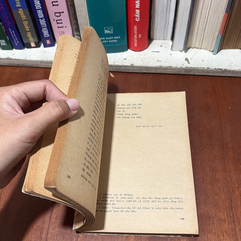 II Sách Xưa: Thơ NICÔLA GHIDEN - Xuân Diệu (Giới Thiệu Và Dịch) - 1981 754405