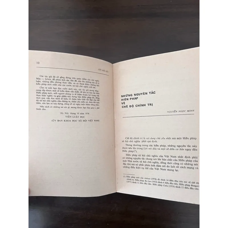📖 Hiến pháp xã hội chủ nghĩa (Một số vấn đề lý luận cơ bản) xb 1977 597725