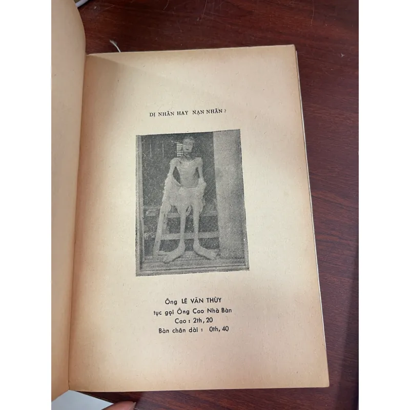 Biên thuỳ truyện ký 703393