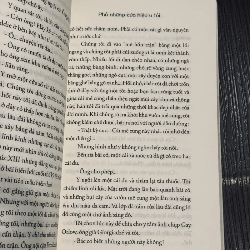 Phố cửa hiệu u tối 604186