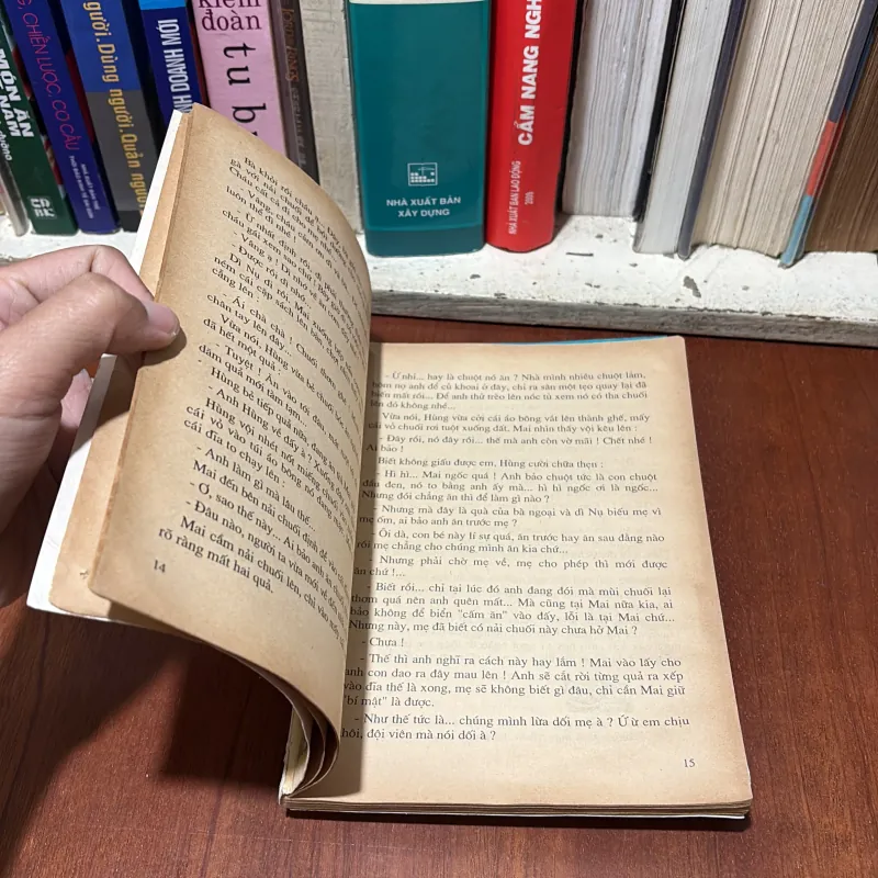 II Sách Giáo Khoa: Những Câu Chuyện Bổ Ích Và Lý Thú (2 Tập) - 2003 759301