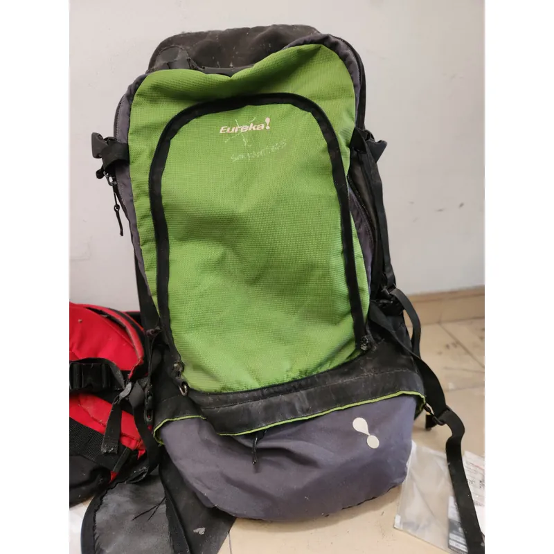 Ba lô cỡ lớn 30l, cũ, nhiều ngăn Eureka. 695708