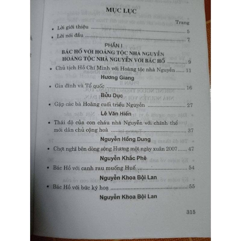 Những người trong hoàng tộc nhà Nguyễn đi theo Cụ Hồ - 2010 - 319 trang Sách lịch sử - triết học ANTQ3101 909785