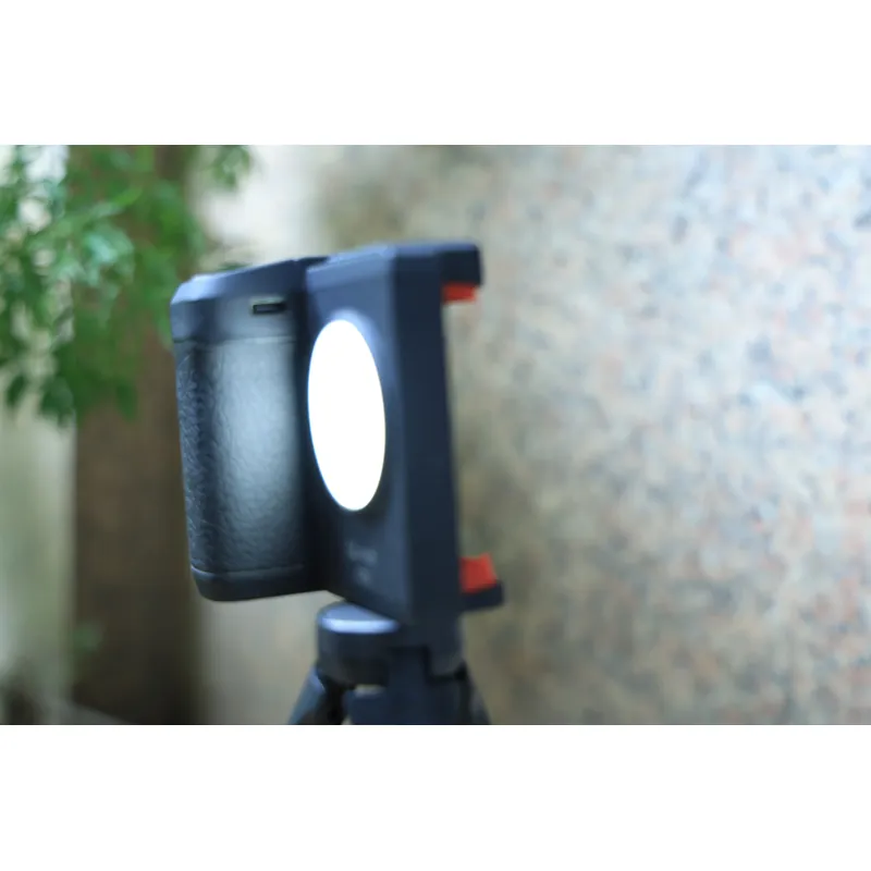 Tay cầm chụp ảnh từ xa , có tích hợp đèn LED - ULANZI CG02 698658