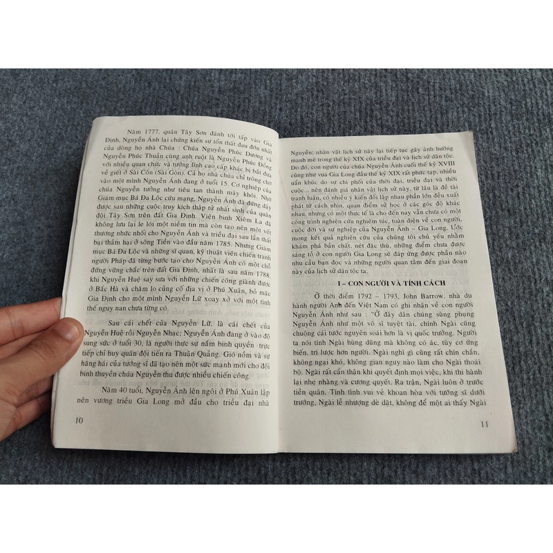 CHÂN DUNG CÁC VUA NGUYỄN TẬP 1 551724