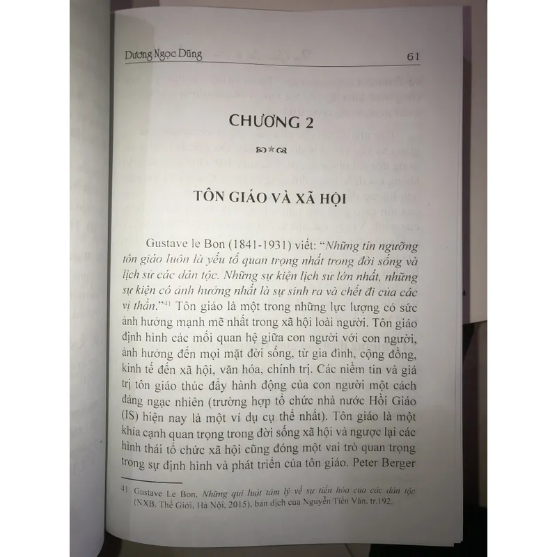 Tôn giáo nhìn từ viễn cảnh xã hội học  711528