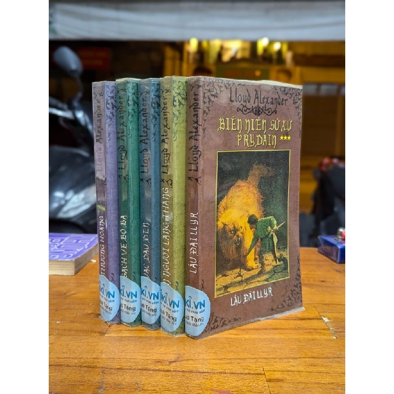 BIÊN NIÊN SỬ XỨ PRYDAIN - LLOYD ALEXANDER 279364