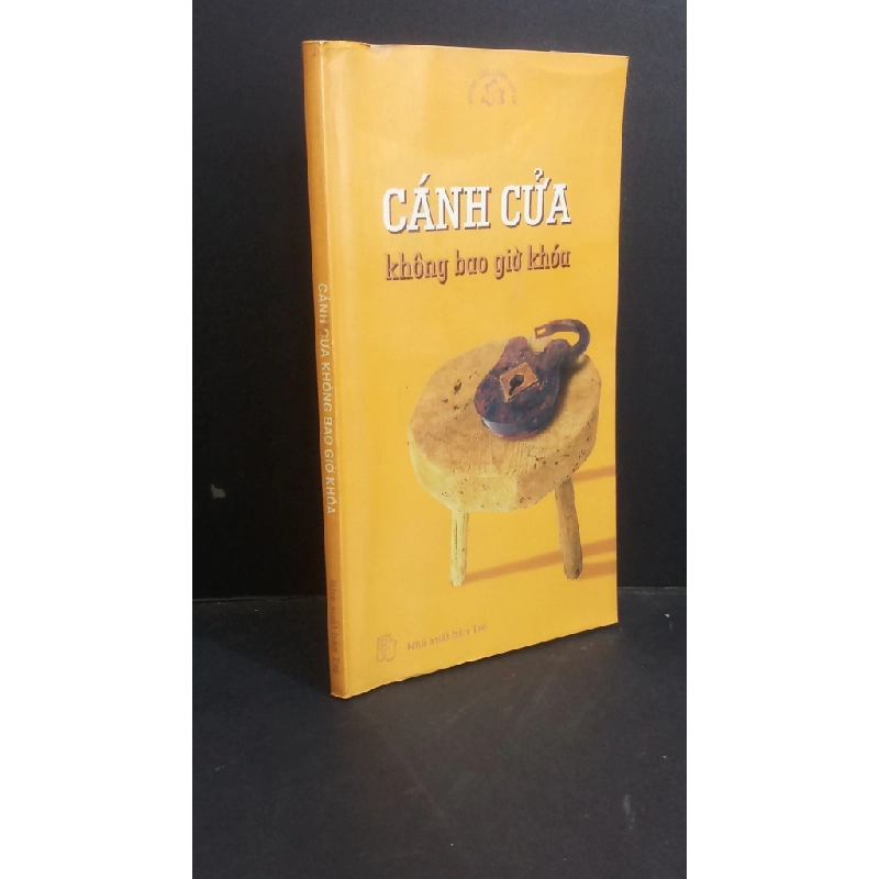 Cánh cửa không bao giờ khóa mới 90% ố nhẹ 2002 HCM0412 Nhiều tác giả VĂN HỌC Oreka-Blogmeo 368251