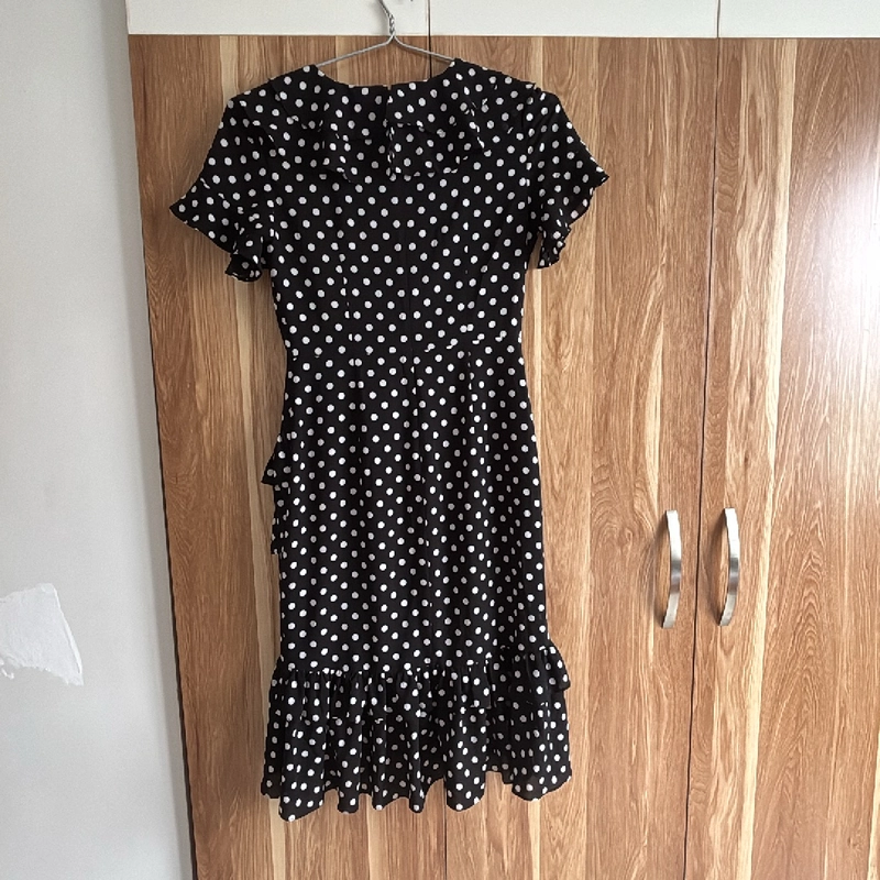 Váy bi kiểu size M, ôm body, khoe vòng eo.  462648