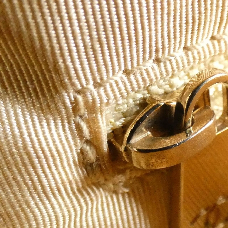 Túi xách chéo Chanel 18004 612988