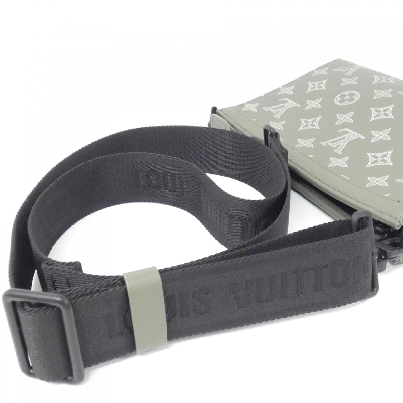 Túi đeo vai Louis Vuitton Monogram Shadow Gaston Wearable Wallet M13197 609510