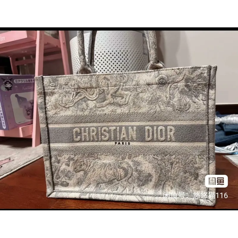 Túi đì or logo và hoa văn thêu nổi 786669