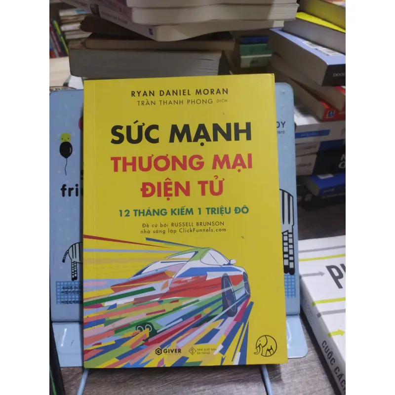 Sách: Sức mạnh thương mại điện tử  - Ryan Daniel Moran 593972