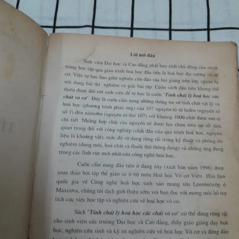 Tính chất lý hóa học CÁC CHẤT VÔ CƠ. Cb Giáo sư Nga R. A. Liđin... 791944