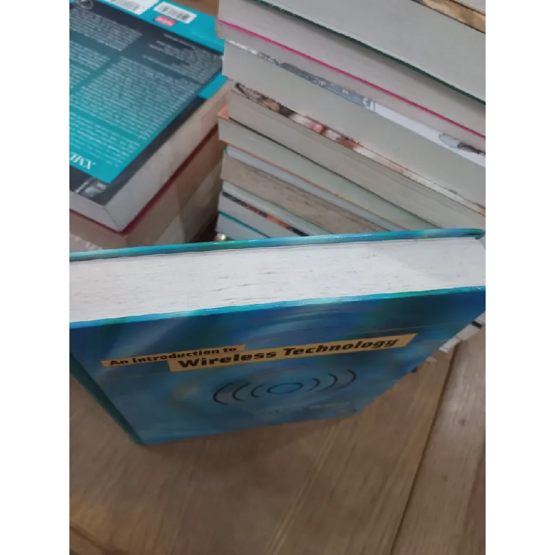 An introduction to Wireless Technology - Rogers and Edwards 605902