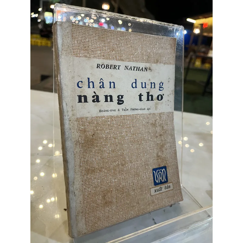 CHÂN DUNG NÀNG THƠ - HOÀNG ƯNG, TRẦN PHONG GIAO ( dịch) 750930